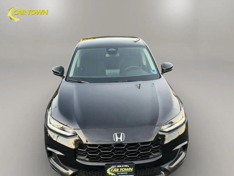 Vehicle photo 4