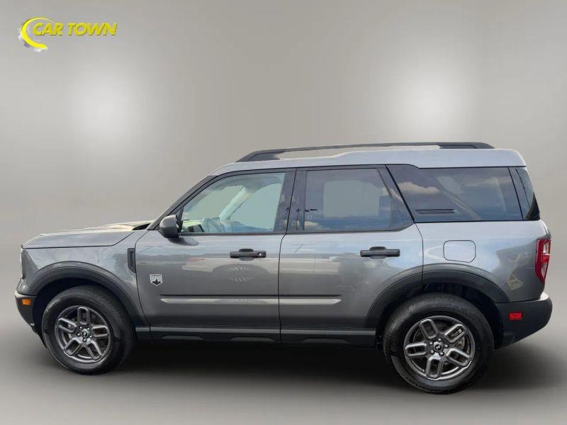 Vehicle photo 14