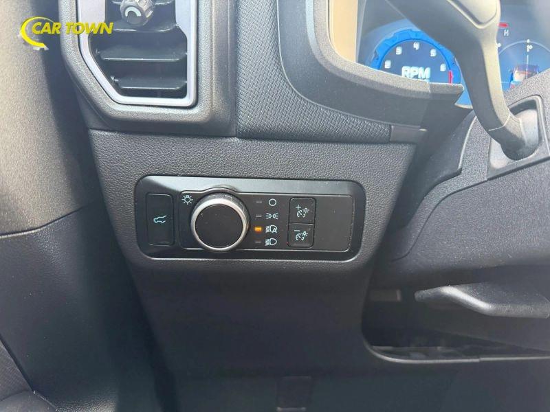 Vehicle photo 26