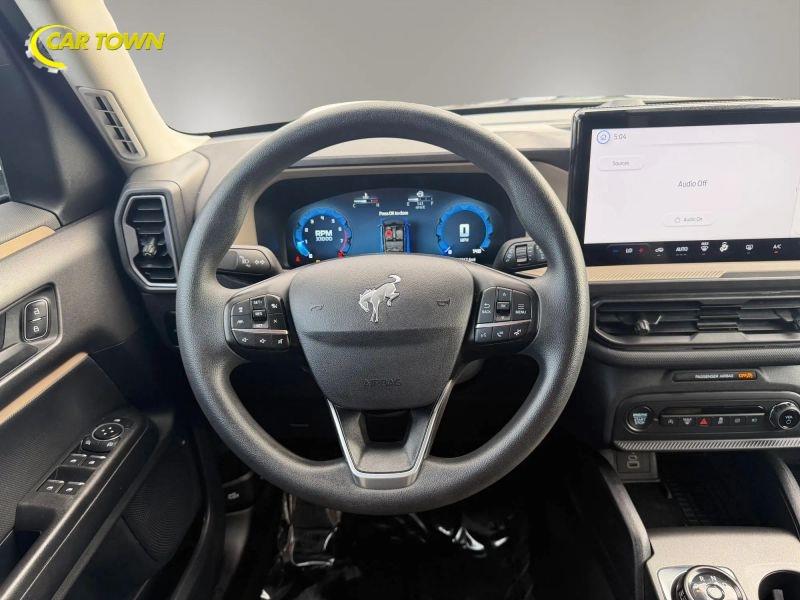 Vehicle photo 27