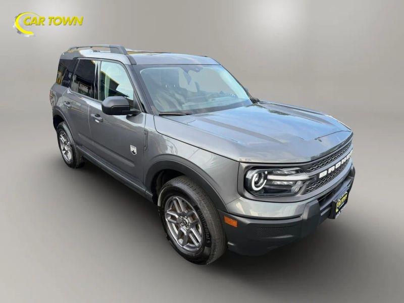 Vehicle photo 5