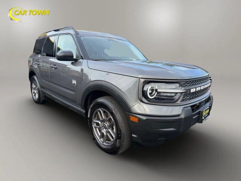 Vehicle photo 6