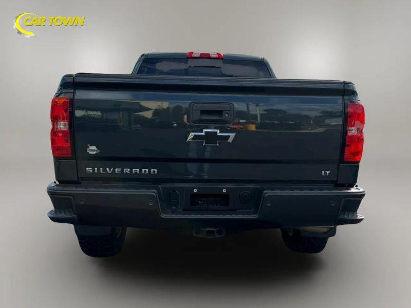 Vehicle photo 11