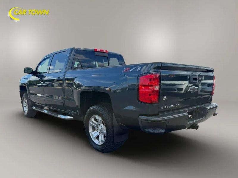 Vehicle photo 13
