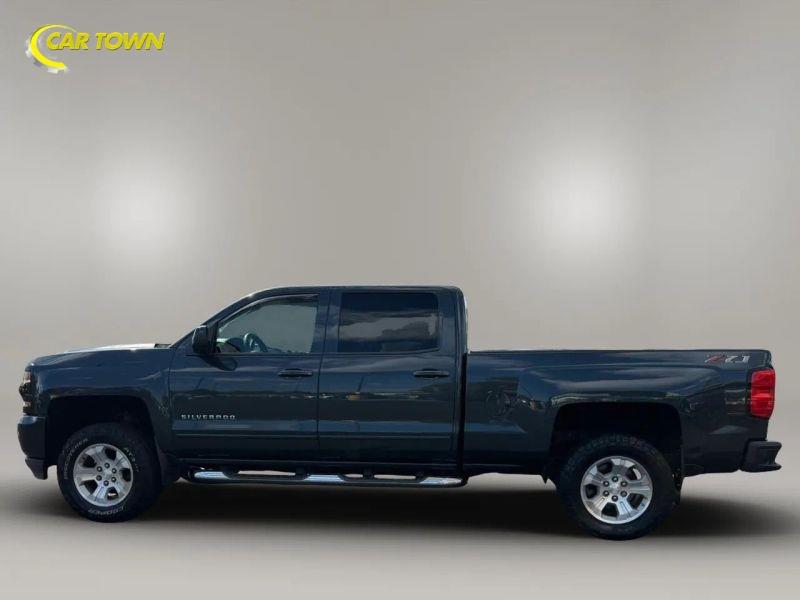 Vehicle photo 14