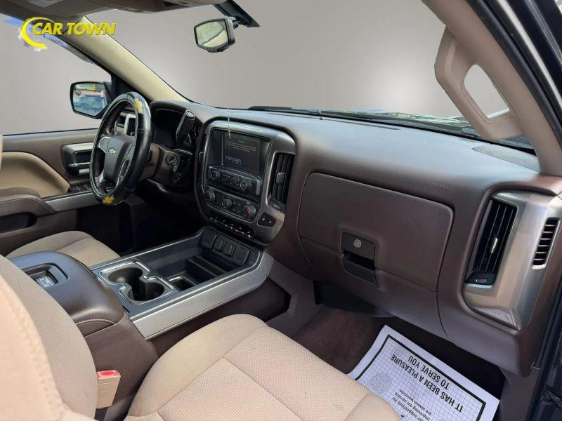 Vehicle photo 18