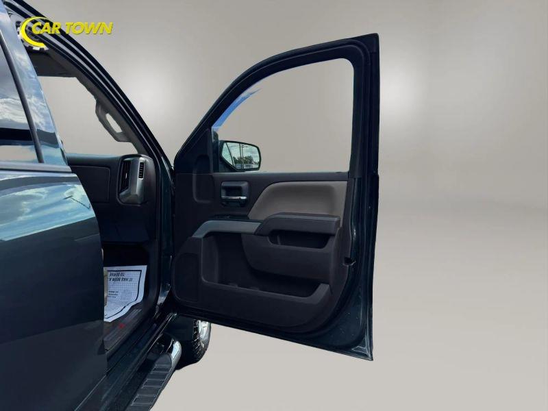 Vehicle photo 20