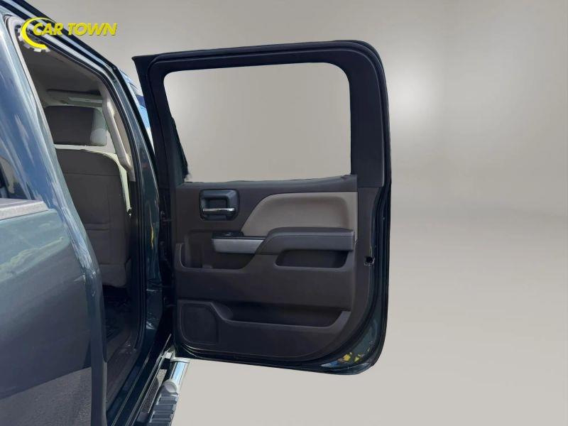 Vehicle photo 22