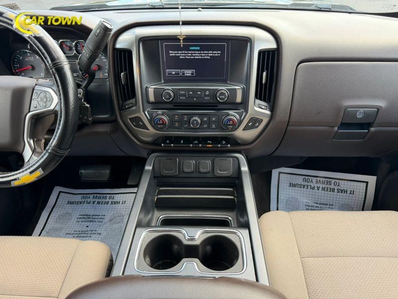 Vehicle photo 26