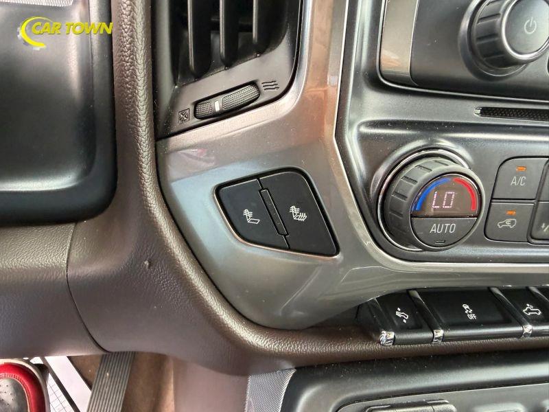 Vehicle photo 32