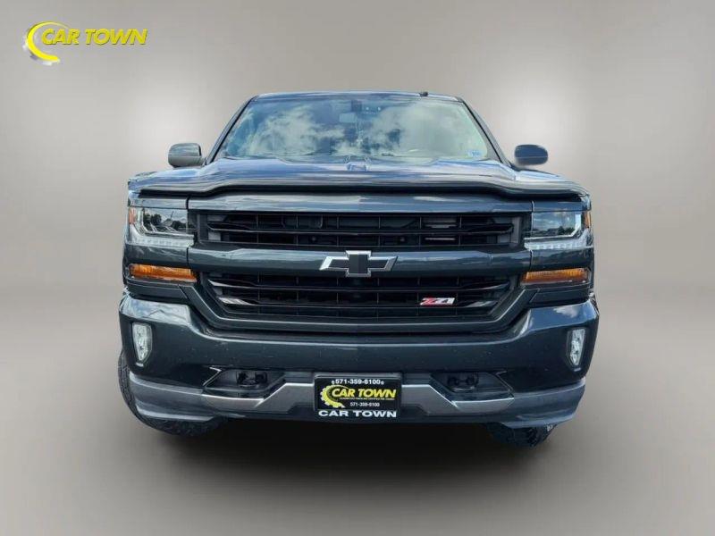 Vehicle photo 4