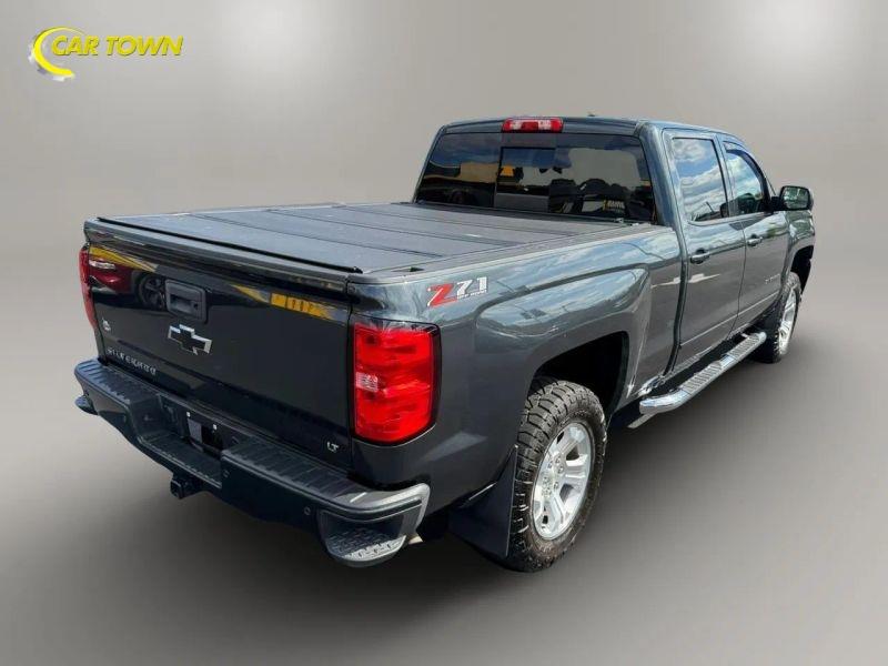 Vehicle photo 8