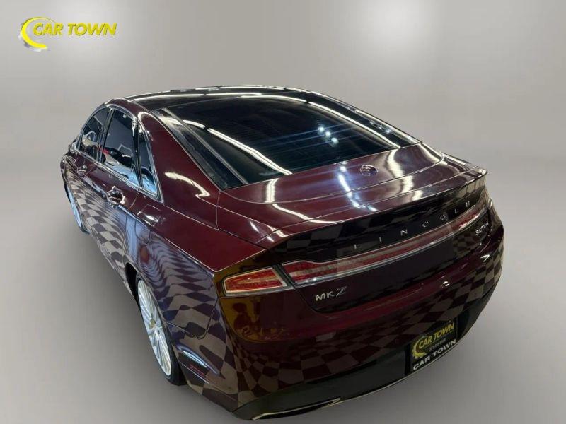 Vehicle photo 12