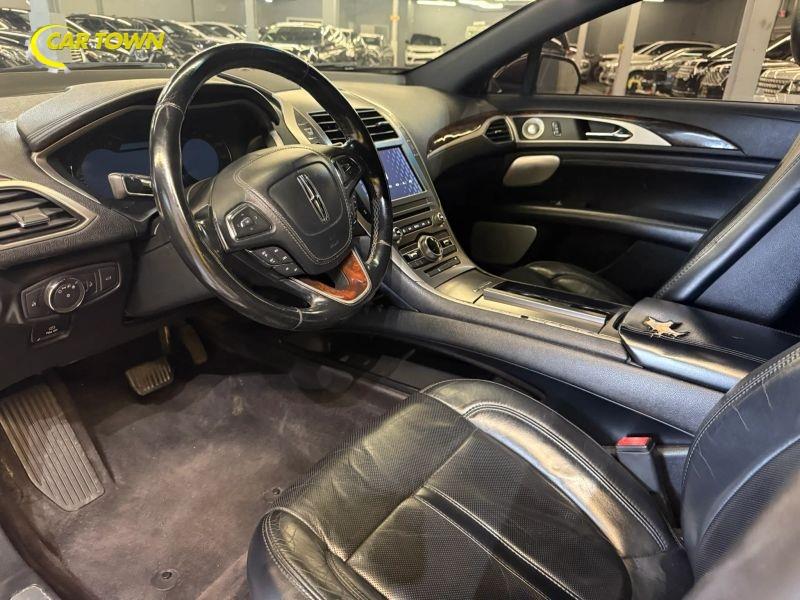 Vehicle photo 16