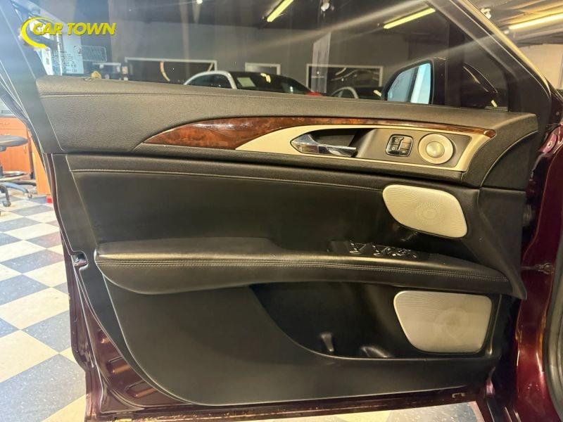 Vehicle photo 20