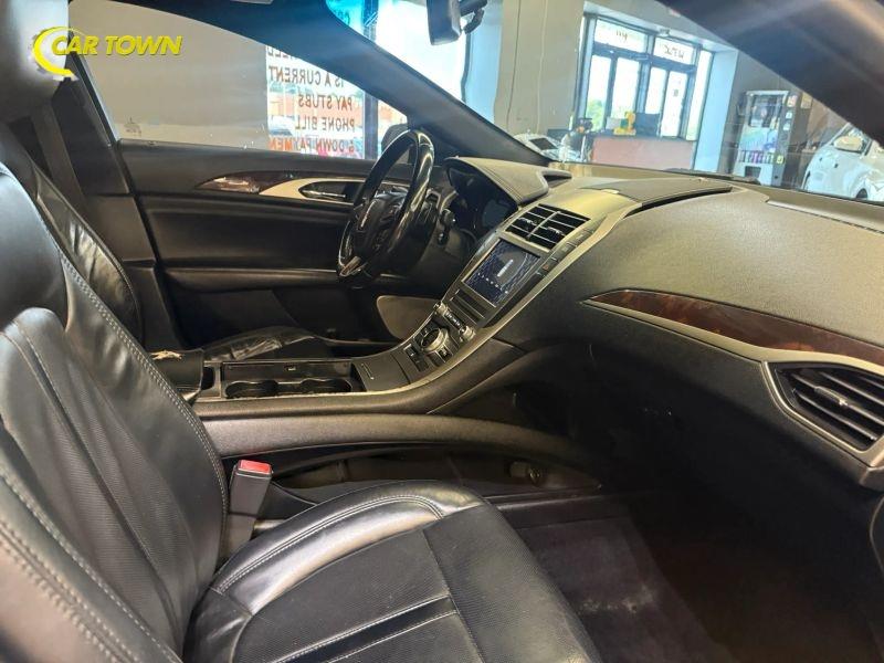 Vehicle photo 27