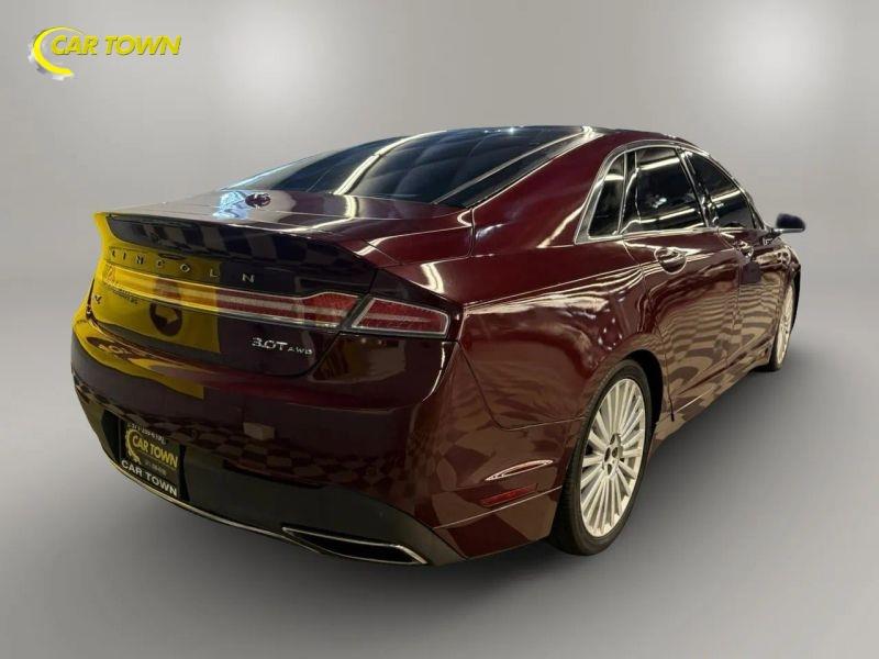 Vehicle photo 9