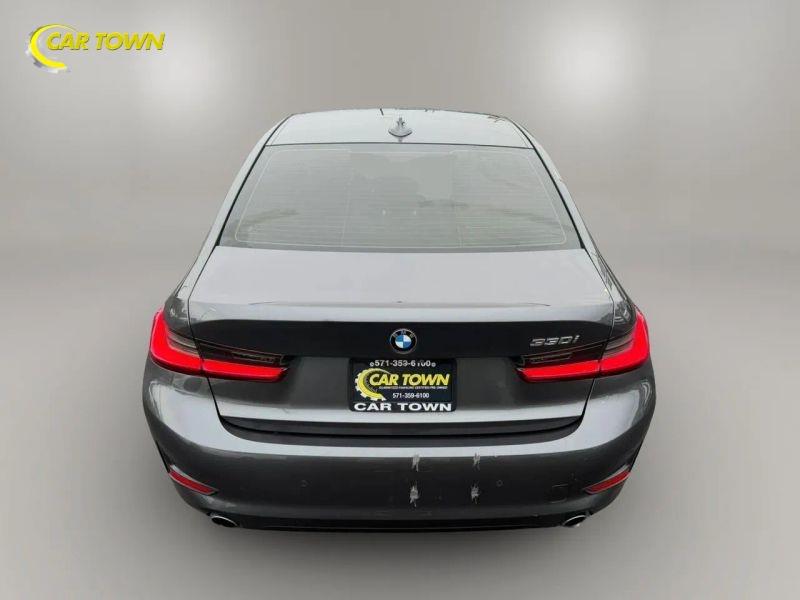 Vehicle photo 10