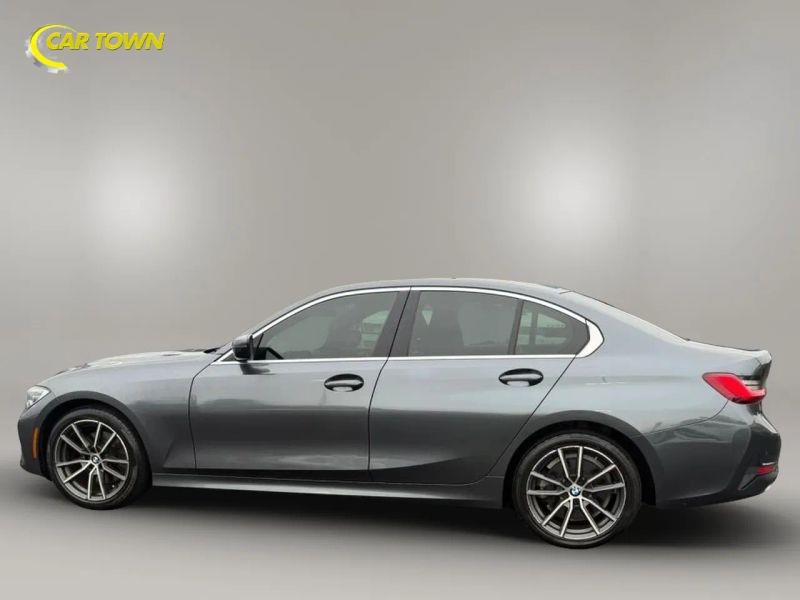 Vehicle photo 14