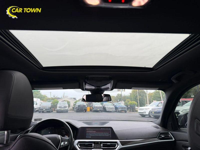 Vehicle photo 28