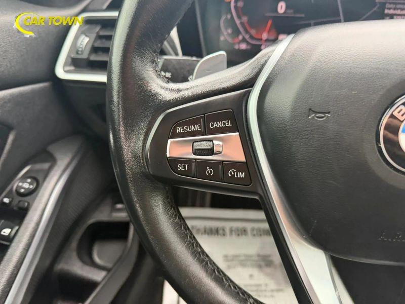 Vehicle photo 31