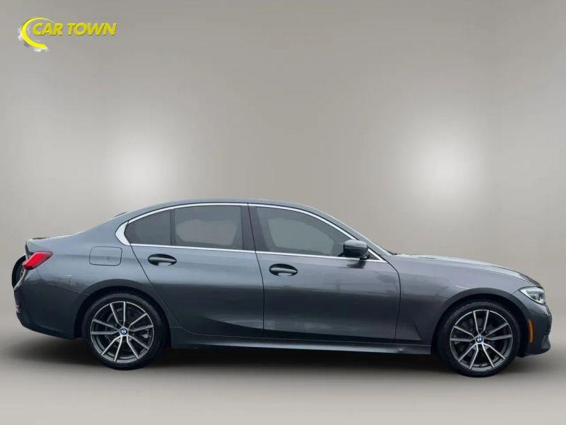 Vehicle photo 7