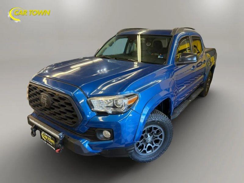 2018 TOYOTA TACOMA DOUBLE CAB SR5 Pickup 4D 5 ft