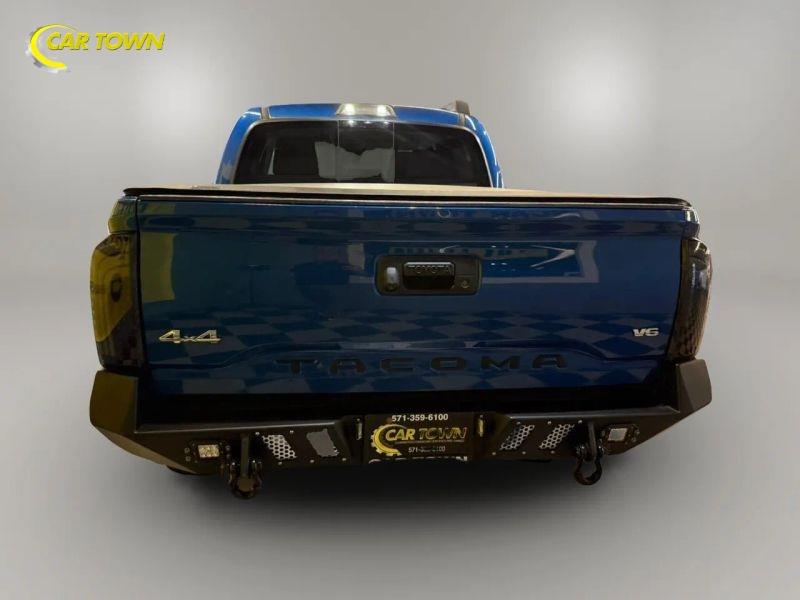 Vehicle photo 11