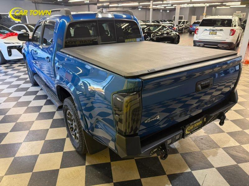 Vehicle photo 12