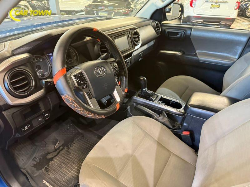 Vehicle photo 16