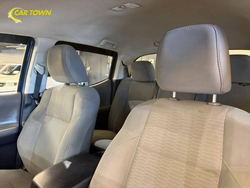 Vehicle photo 17