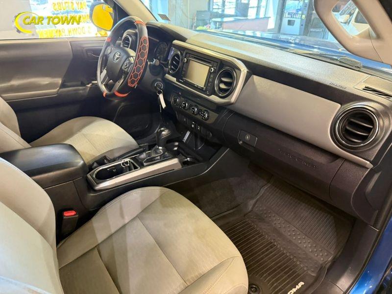 Vehicle photo 24