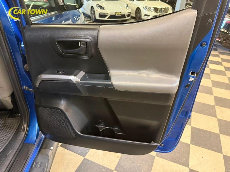 Vehicle photo 29