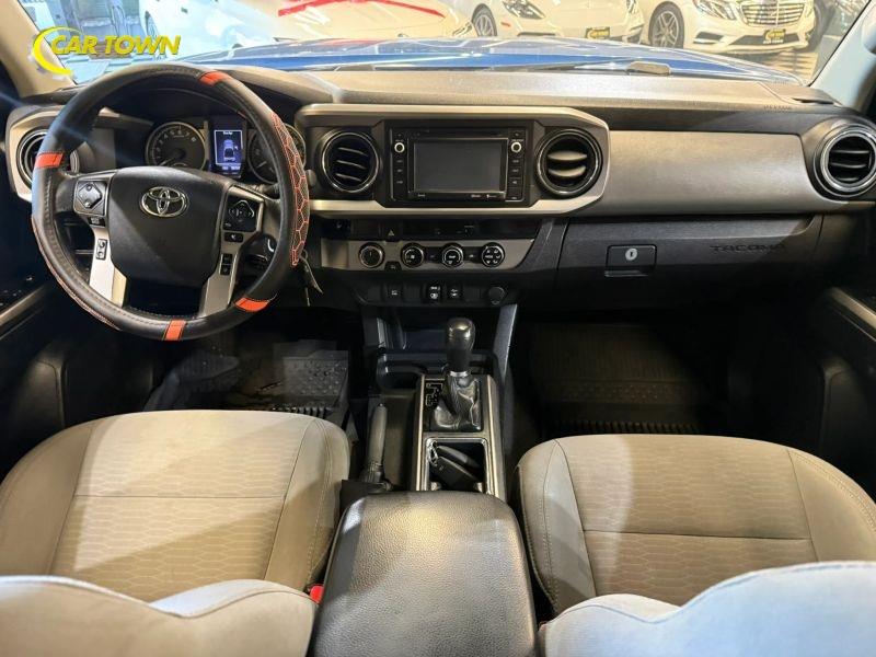 Vehicle photo 30