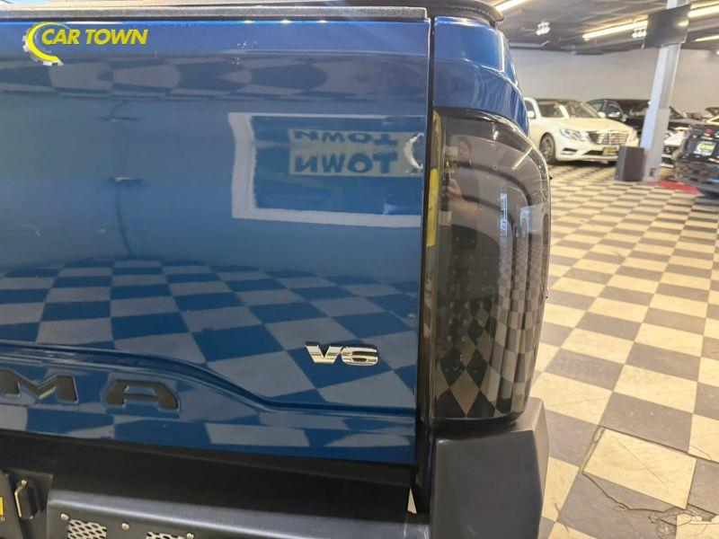 Vehicle photo 31
