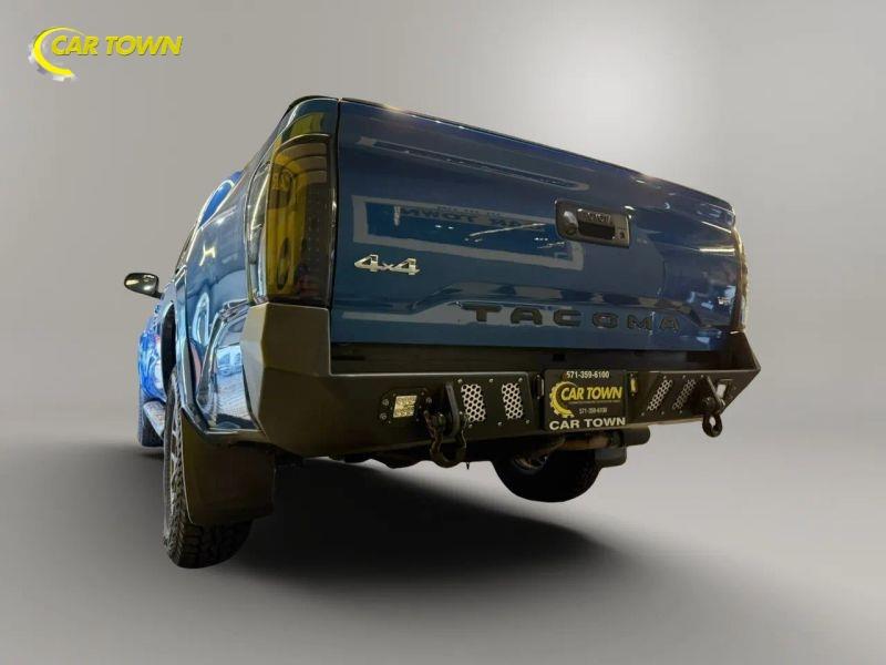 Vehicle photo 35
