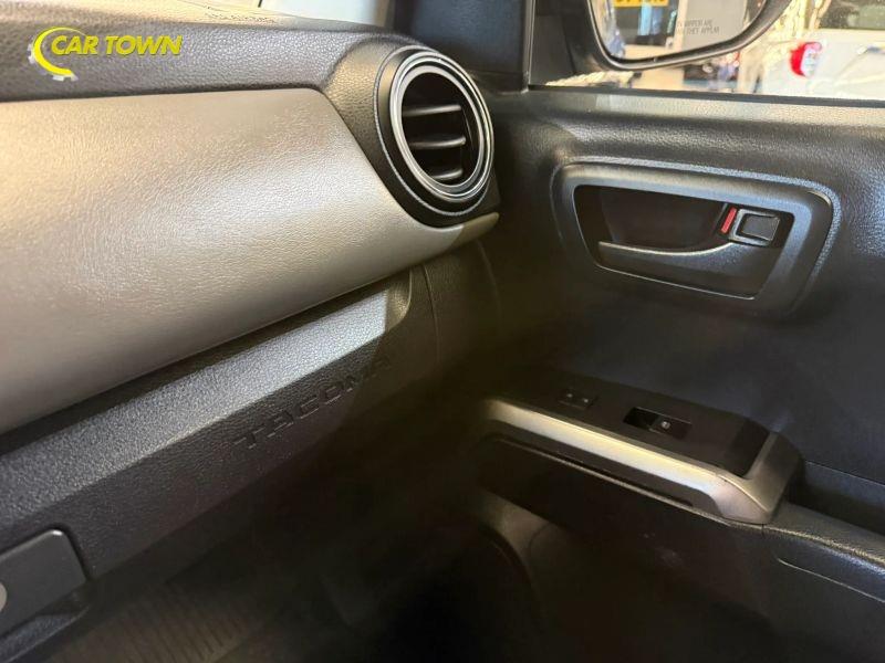 Vehicle photo 41