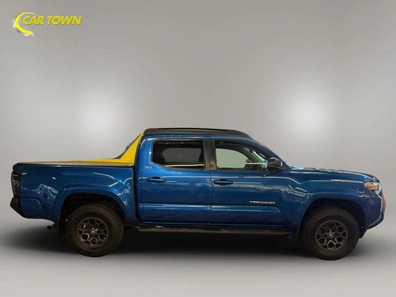 Vehicle photo 7