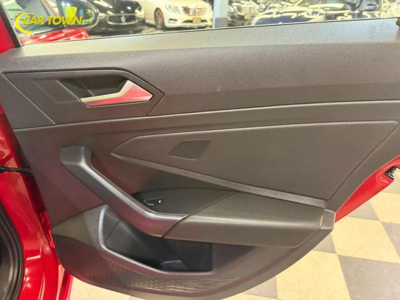 Vehicle photo 27