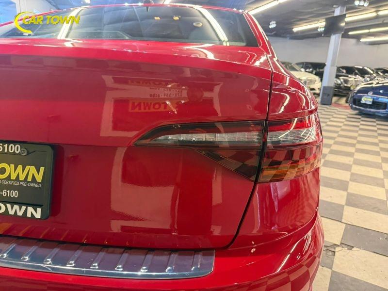 Vehicle photo 28