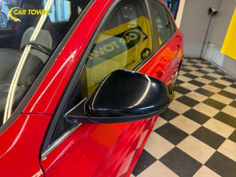Vehicle photo 32