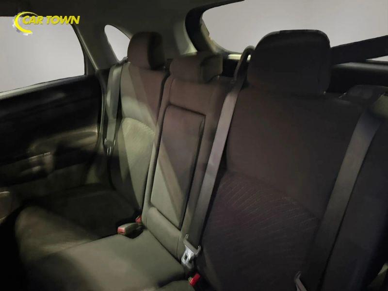 Vehicle photo 23