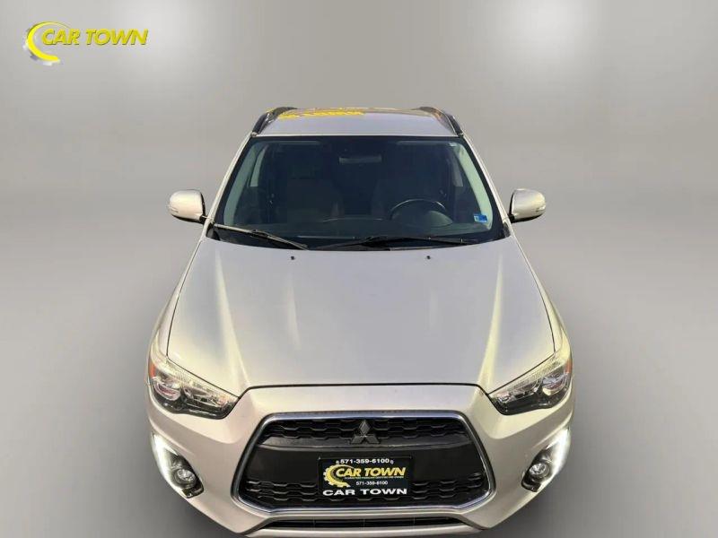 Vehicle photo 3