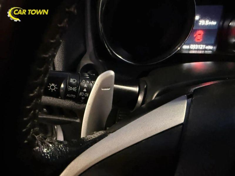 Vehicle photo 31