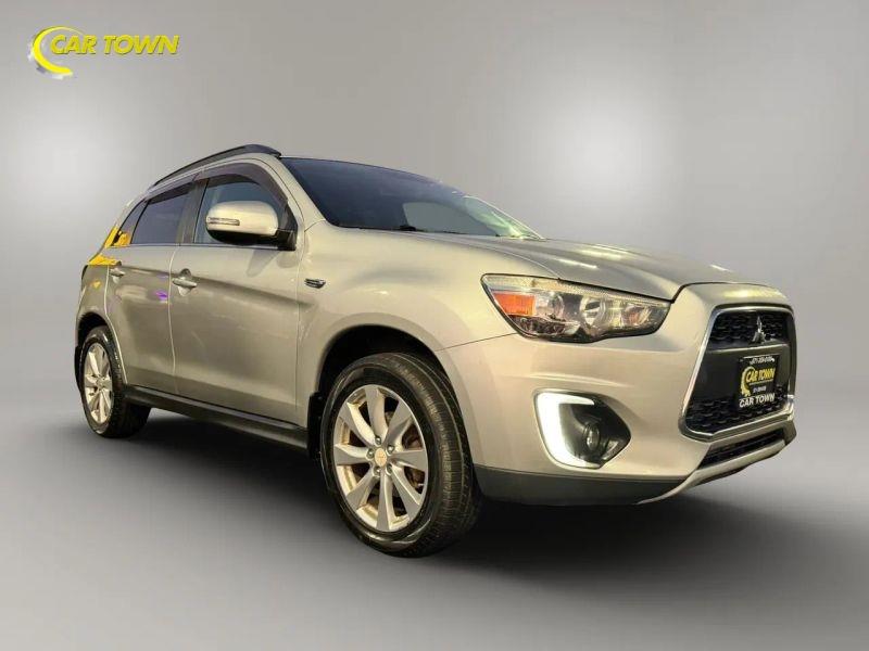 Vehicle photo 6