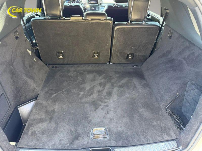 Vehicle photo 20