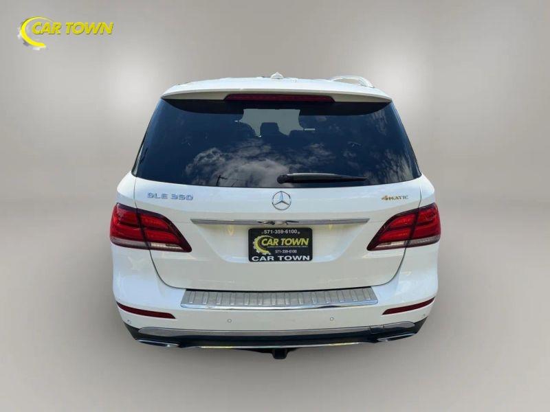 Vehicle photo 23