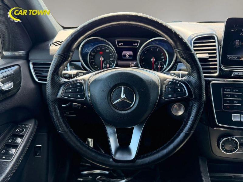 Vehicle photo 27