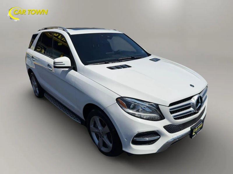 Vehicle photo 5