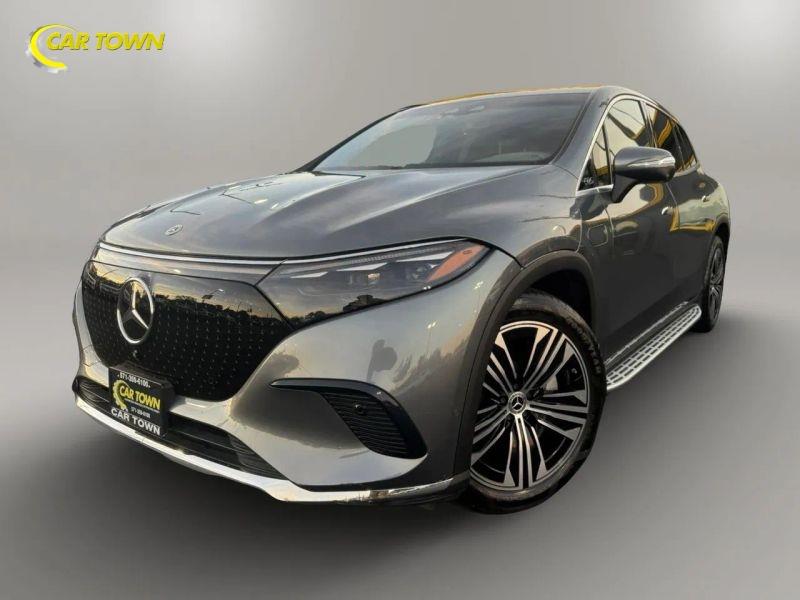 Vehicle photo 2